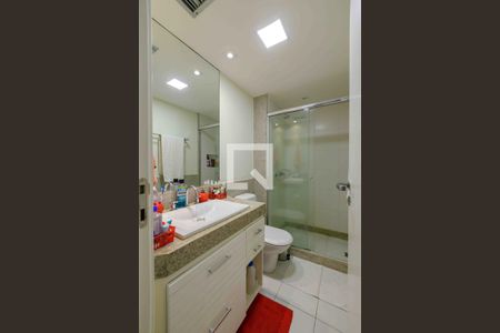 Apartamento à venda com 270m², 4 quartos e 3 vagas Apartamento à venda com 270m², 4 quartos e 3 vagasBanheiro Suíte 2