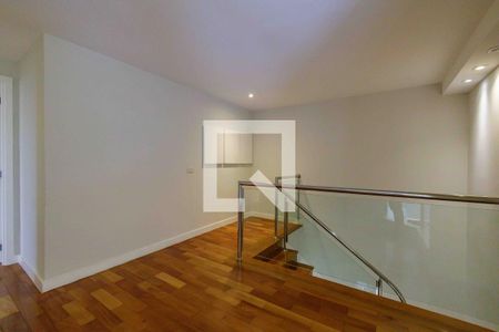 Apartamento à venda com 270m², 4 quartos e 3 vagas Apartamento à venda com 270m², 4 quartos e 3 vagasHall