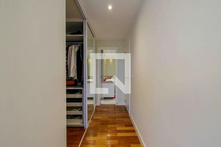 Apartamento à venda com 270m², 4 quartos e 3 vagas Apartamento à venda com 270m², 4 quartos e 3 vagasSuíte 1