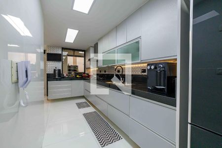 Apartamento à venda com 270m², 4 quartos e 3 vagas Apartamento à venda com 270m², 4 quartos e 3 vagasCozinha