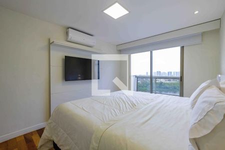 Apartamento à venda com 270m², 4 quartos e 3 vagas Apartamento à venda com 270m², 4 quartos e 3 vagasSuíte 1