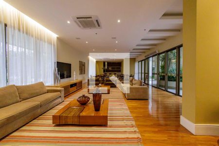 Apartamento à venda com 270m², 4 quartos e 3 vagas Apartamento à venda com 270m², 4 quartos e 3 vagasÁrea Comum Salão de Festas