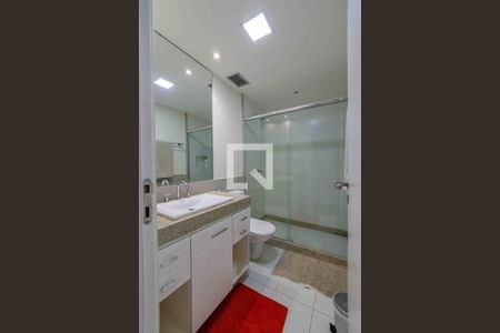 Apartamento à venda com 270m², 4 quartos e 3 vagas Apartamento à venda com 270m², 4 quartos e 3 vagasBanheiro Suíte 3