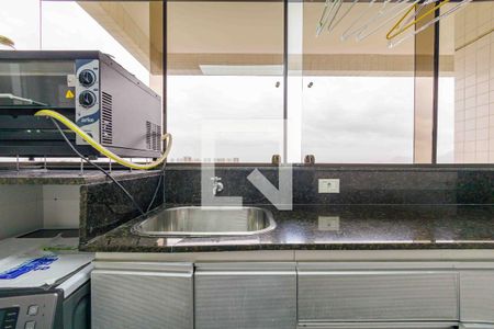 Apartamento à venda com 270m², 4 quartos e 3 vagas Apartamento à venda com 270m², 4 quartos e 3 vagasÁrea de Serviço