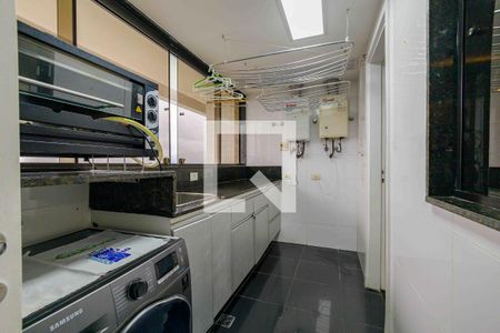 Apartamento à venda com 270m², 4 quartos e 3 vagas Apartamento à venda com 270m², 4 quartos e 3 vagasÁrea de Serviço