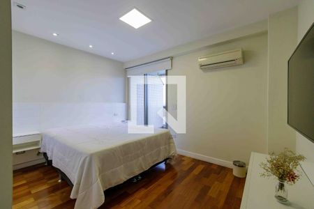 Apartamento à venda com 270m², 4 quartos e 3 vagas Apartamento à venda com 270m², 4 quartos e 3 vagasSuíte 2