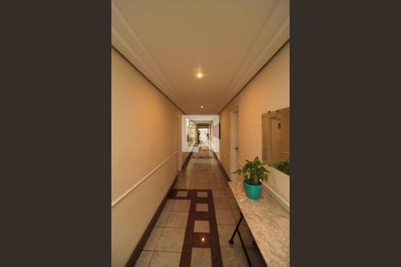 Apartamento à venda com 71m², 2 quartos e 3 vagasHall social