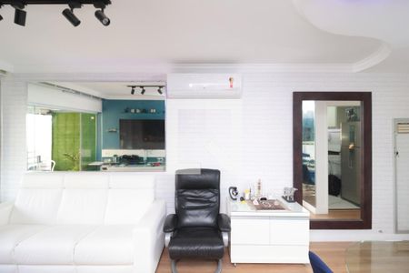 Apartamento à venda com 71m², 2 quartos e 3 vagasSala