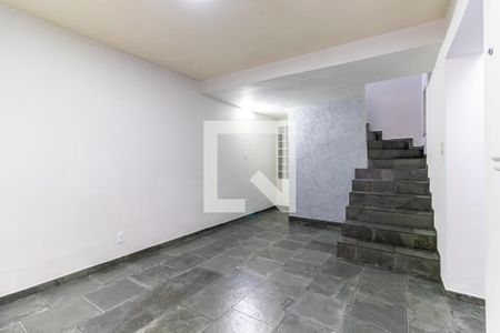 Sala de casa à venda com 4 quartos, 210m² em Terceira Divisão de Interlagos, São Paulo