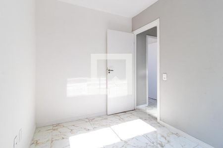 Quarto 1 de apartamento para alugar com 2 quartos, 44m² em Parque da Fonte, São José dos Pinhais