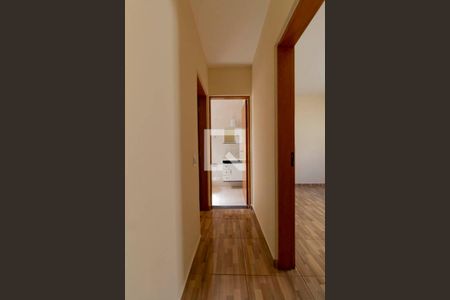 Casa de condomínio para alugar com 66m², 2 quartos e 1 vaga Casa de condomínio para alugar com 66m², 2 quartos e 1 vagaCorredor