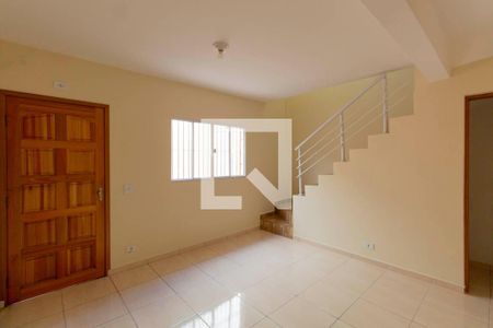 Sala  de casa de condomínio para alugar com 2 quartos, 66m² em Jardim São Nicolau, São Paulo