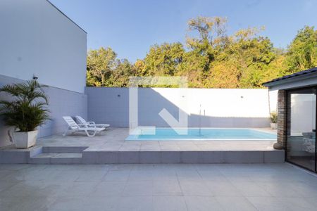 Casa à venda com 245m², 4 quartos e 2 vagas Casa à venda com 245m², 4 quartos e 2 vagasQuintal