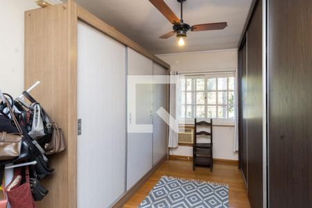 Casa à venda com 245m², 4 quartos e 2 vagas Casa à venda com 245m², 4 quartos e 2 vagasQuarto Suíte 2