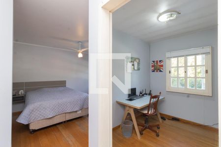 Casa à venda com 245m², 4 quartos e 2 vagas Casa à venda com 245m², 4 quartos e 2 vagasQuarto 1