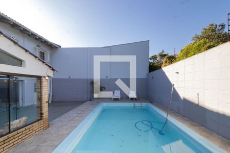 Casa à venda com 245m², 4 quartos e 2 vagas Casa à venda com 245m², 4 quartos e 2 vagasQuintal