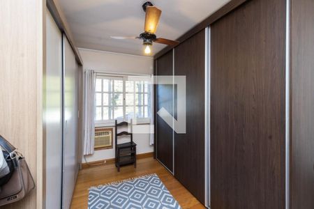 Casa à venda com 245m², 4 quartos e 2 vagas Casa à venda com 245m², 4 quartos e 2 vagasQuarto Suíte 2