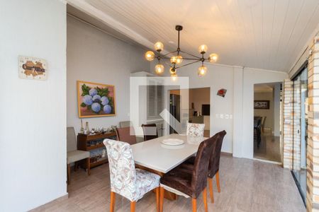 Casa à venda com 245m², 4 quartos e 2 vagas Casa à venda com 245m², 4 quartos e 2 vagasSala/Cozinha