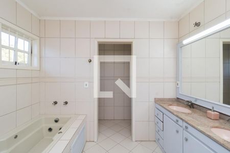 Casa à venda com 245m², 4 quartos e 2 vagas Casa à venda com 245m², 4 quartos e 2 vagasBanheiro da Suíte 2