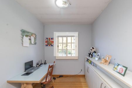 Casa à venda com 245m², 4 quartos e 2 vagas Casa à venda com 245m², 4 quartos e 2 vagasQuarto 1