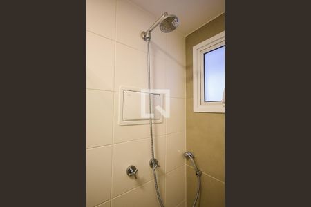 Apartamento à venda com 130m², 4 quartos e 2 vagasChuveiro do banheiro