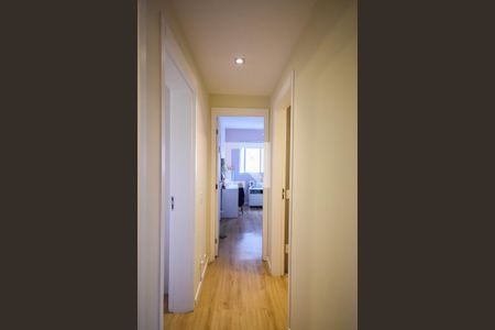 Apartamento à venda com 130m², 4 quartos e 2 vagasCorredor