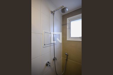 Apartamento à venda com 130m², 4 quartos e 2 vagasChuveiro do banheiro da suíte 1