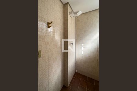 Banheiro de kitnet/studio para alugar com 0 quarto, 37m² em Petrópolis, Porto Alegre