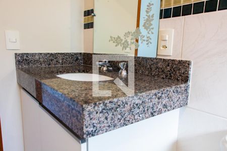 Casa à venda com 259m², 3 quartos e 4 vagasBanheiro