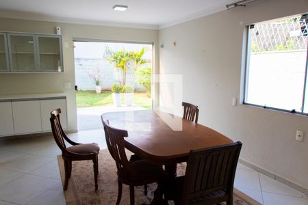 Casa à venda com 259m², 3 quartos e 4 vagasSala de Jantar