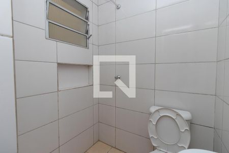 Banheiro de kitnet/studio para alugar com 1 quarto, 24m² em Parque Novo Mundo, São Paulo