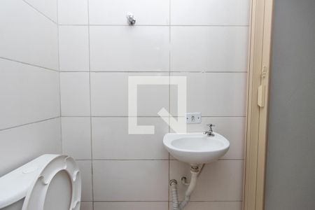 Banheiro de kitnet/studio para alugar com 1 quarto, 24m² em Parque Novo Mundo, São Paulo