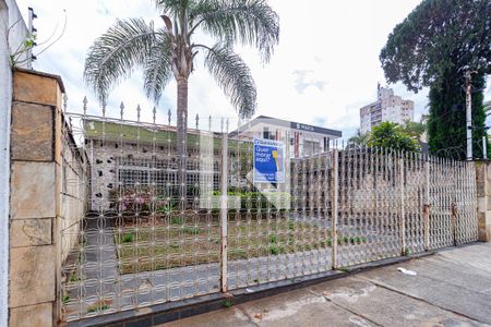 Casa à venda com 500m², 4 quartos e 4 vagasFachada