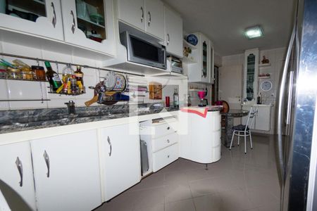 Apartamento à venda com 120m², 3 quartos e 2 vagas Apartamento à venda com 120m², 3 quartos e 2 vagasCozinha