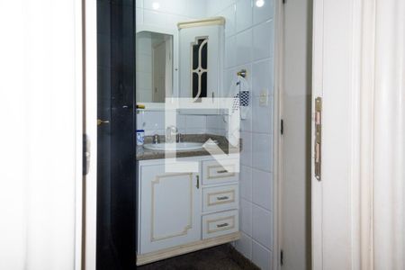 Apartamento à venda com 120m², 3 quartos e 2 vagas Apartamento à venda com 120m², 3 quartos e 2 vagasBanheiro da Suíte 1