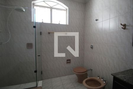 Casa para alugar com 222m², 2 quartos e 2 vagasBanheiro da Suíte 1