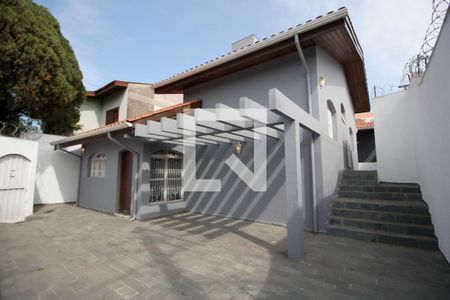 Casa para alugar com 222m², 2 quartos e 2 vagasFachada