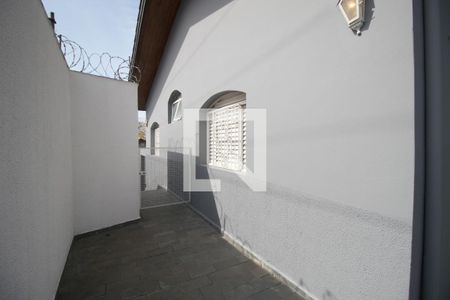 Casa para alugar com 222m², 2 quartos e 2 vagasCorredor Externo