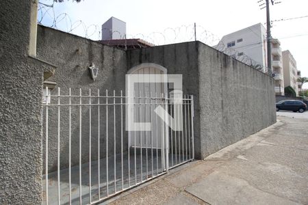 Casa para alugar com 222m², 2 quartos e 2 vagasFachada