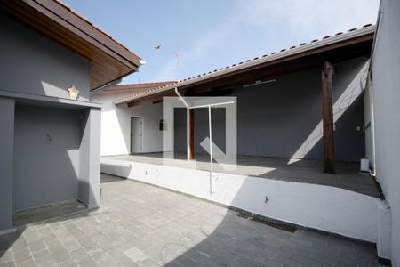 Casa para alugar com 222m², 2 quartos e 2 vagasÁrea Externa
