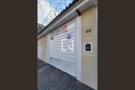 Casa de condomínio para alugar com 75m², 2 quartos e 1 vaga Casa de condomínio para alugar com 75m², 2 quartos e 1 vagaFachada