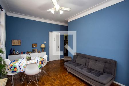 Sala de casa de condomínio à venda com 2 quartos, 70m² em São Francisco, Niterói