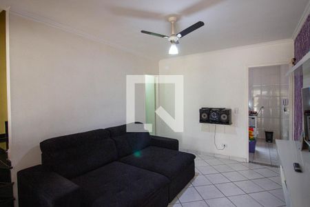 Sala de casa de condomínio para alugar com 2 quartos, 70m² em Itaquera, São Paulo