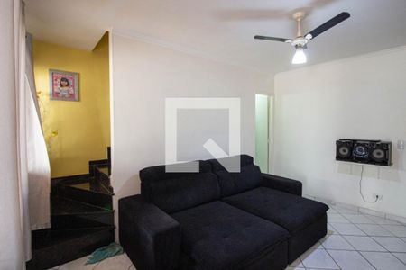 Sala de casa de condomínio para alugar com 2 quartos, 70m² em Itaquera, São Paulo