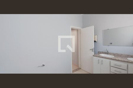 Casa à venda com 399m², 7 quartos e 4 vagasSuíte master - Banheiro senhora