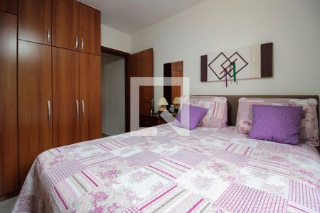 Casa à venda com 235m², 3 quartos e 2 vagas Casa à venda com 235m², 3 quartos e 2 vagasSuíte