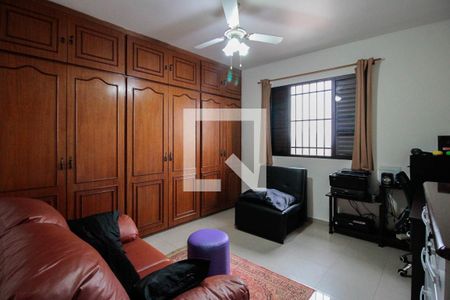 Casa à venda com 235m², 3 quartos e 2 vagas Casa à venda com 235m², 3 quartos e 2 vagasQuarto 1