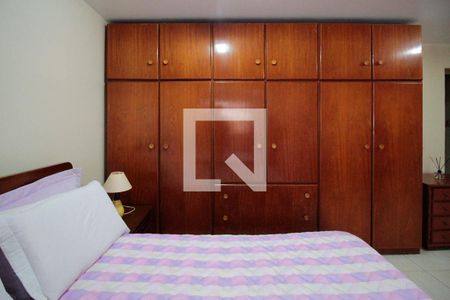 Casa à venda com 235m², 3 quartos e 2 vagas Casa à venda com 235m², 3 quartos e 2 vagasQuarto 2