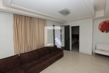 sala de casa à venda com 3 quartos, 216m² em Flamengo, Contagem