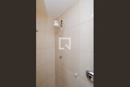 Banheiro de kitnet/studio para alugar com 1 quarto, 12m² em Centro, Niterói